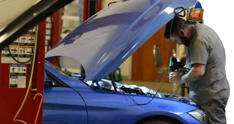 ورشة سمكرة رنج روفر في الخبر