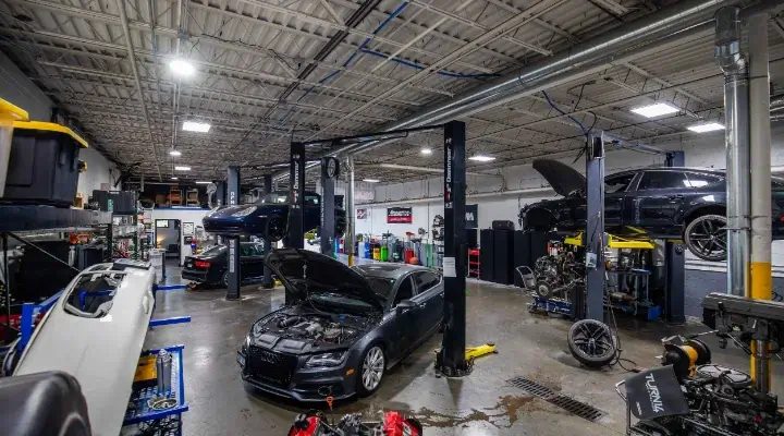 أفضل مراكز تصليح حوادث وسمكرة سيارات بجدة 