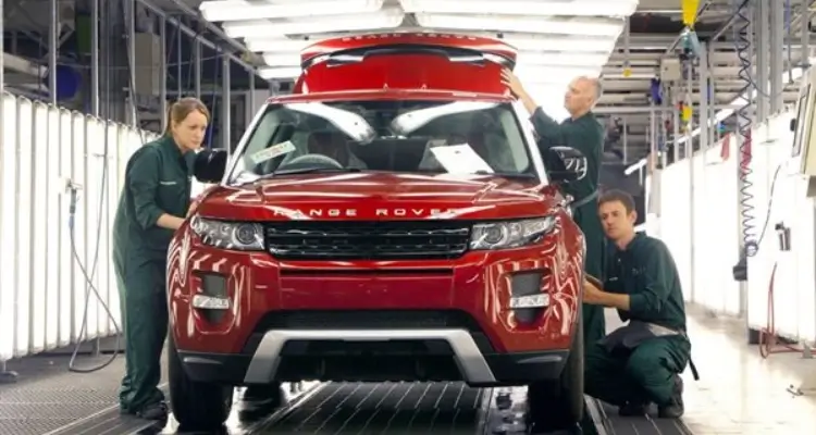 ورشة جاكوار في مكة