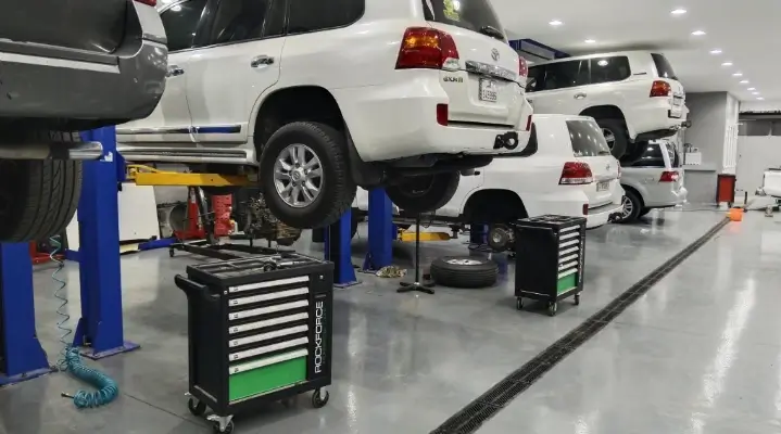 ورشة لاندكروزر في جدة