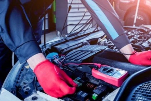 خدمات كهربائي سيارات متنقل في المدينة المنورة